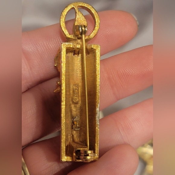 Three Vintage Christmas Pins/Brooches, Tree, Candle, Santa - Picture 6 of 12